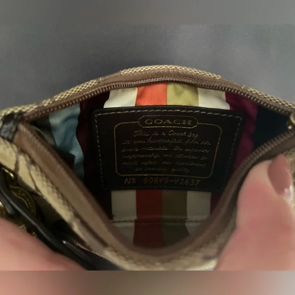 Coach Wrislet - Picture 5 of 5